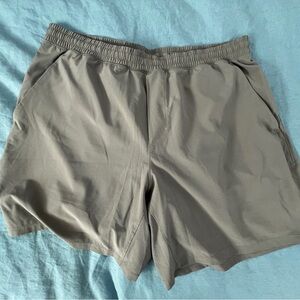 Men’s Lululemon Pacebreaker Shorts size XXL with liner. 7in